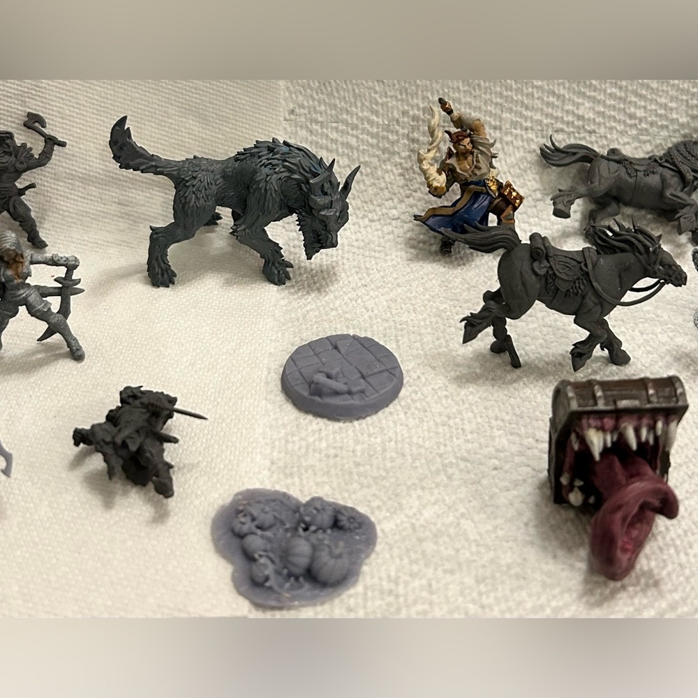 Fantasy Miniature Figures Set - Picture 3 of 16